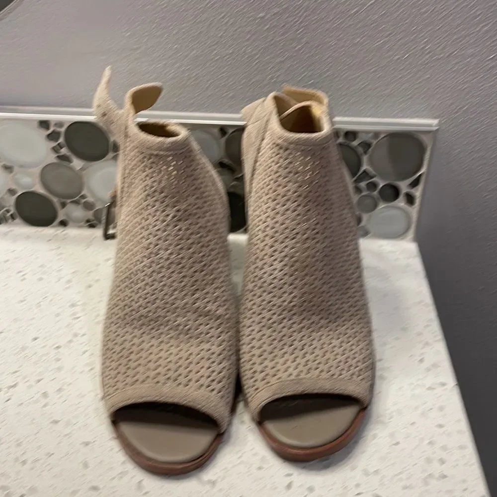 Sam Edelman woman’s peep toe booties